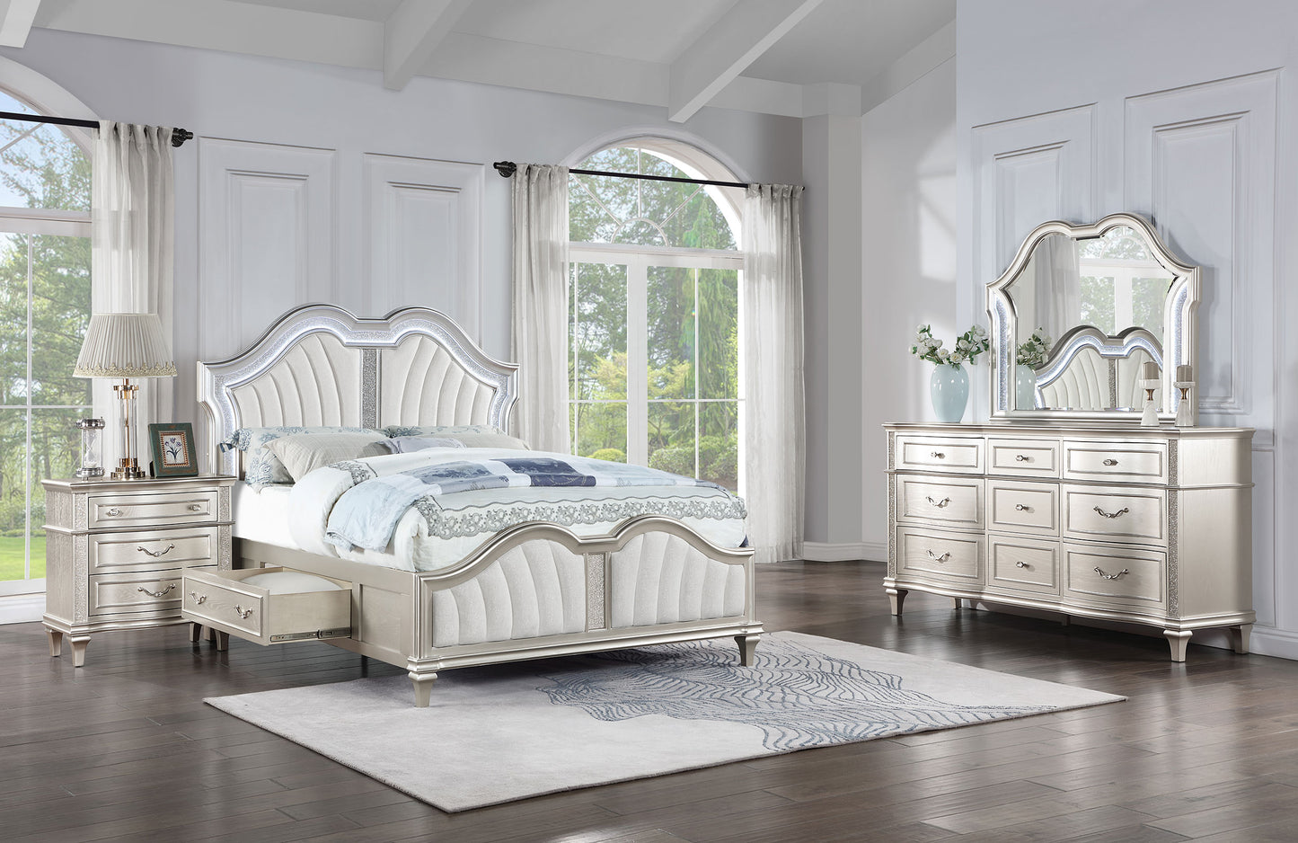 Evangeline 4-piece Queen Bedroom Set Silver Oak