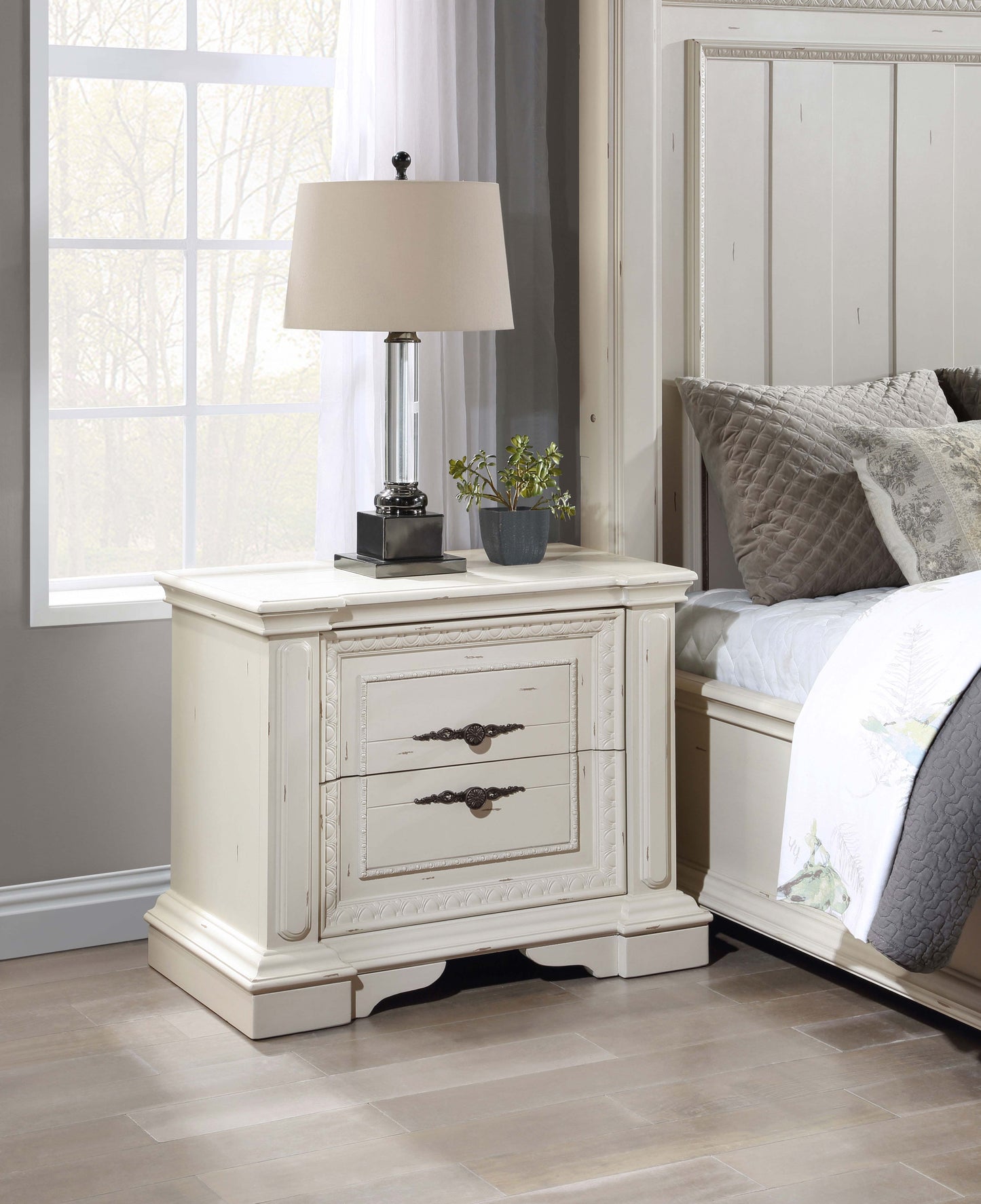 Evelyn 2-drawer Nightstand Distressed White